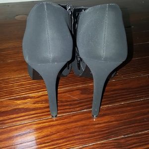madeline girl Shoes - Black booties size 8.5M Madeline Girl madeline girl Shoes - Black booties size 8.5M Madeline Girl
